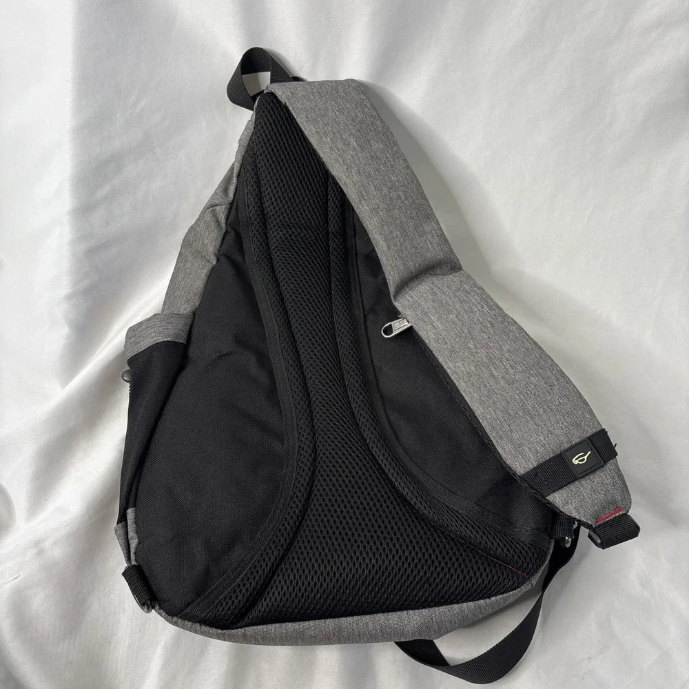 Outdoor Master Crossbody Bag Gray Black Travel Thick Strap Zipper Close‎ Pockets